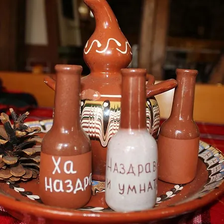 ножери * Τριάβνα